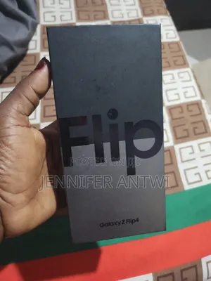 New Samsung Galaxy Z Flip4 256 GB Pink