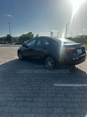 Toyota Corolla 2016 Black