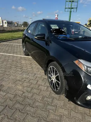 Toyota Corolla 2016 Black