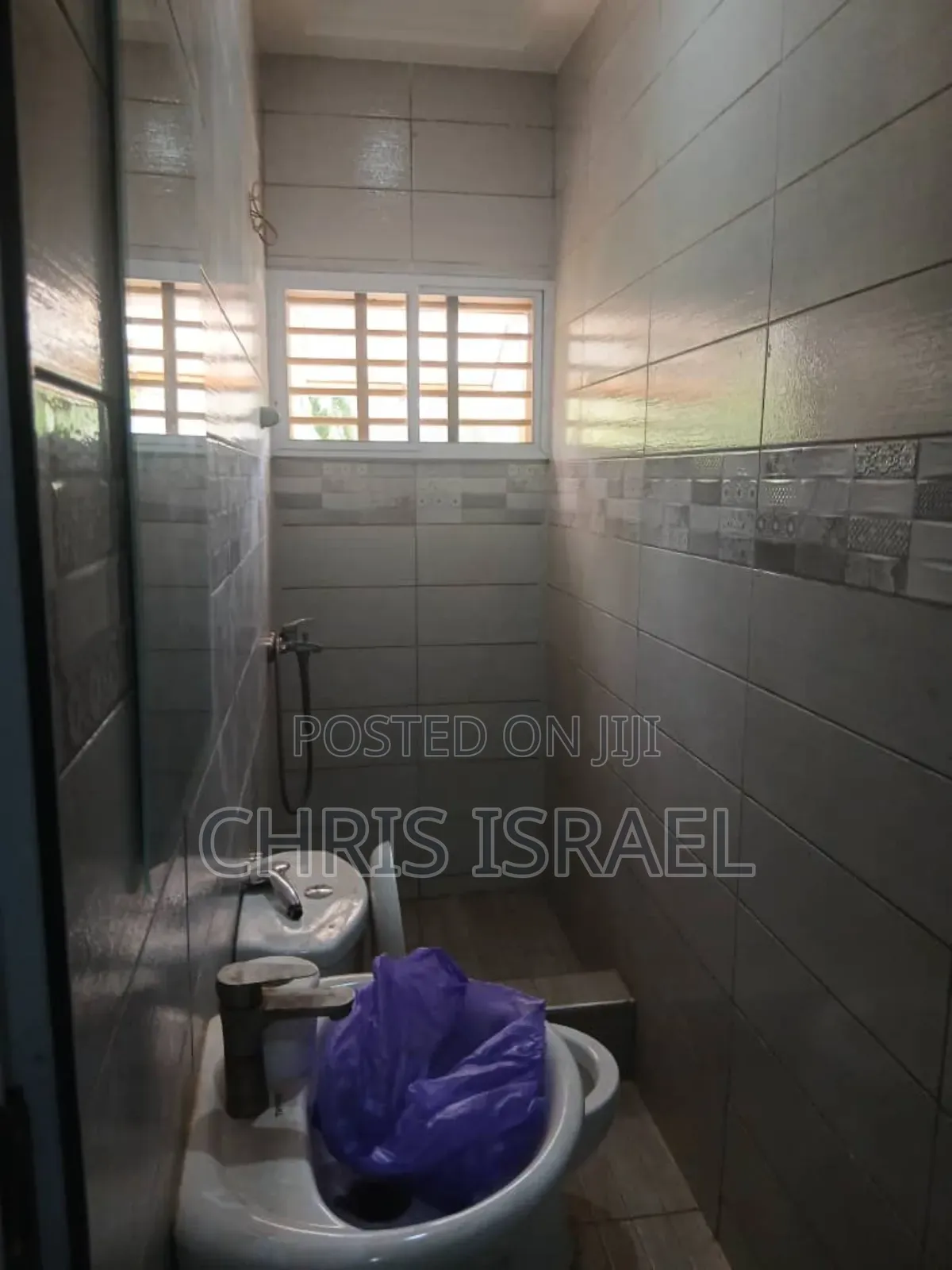 2bdrm Apartment in Oyibi Estate, Police Station for rent