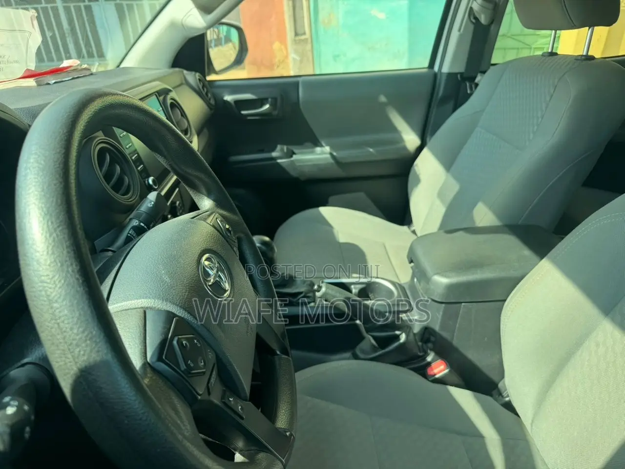 Toyota Tacoma SR5 2022 White