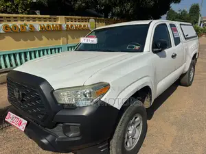 Toyota Tacoma SR5 2022 White