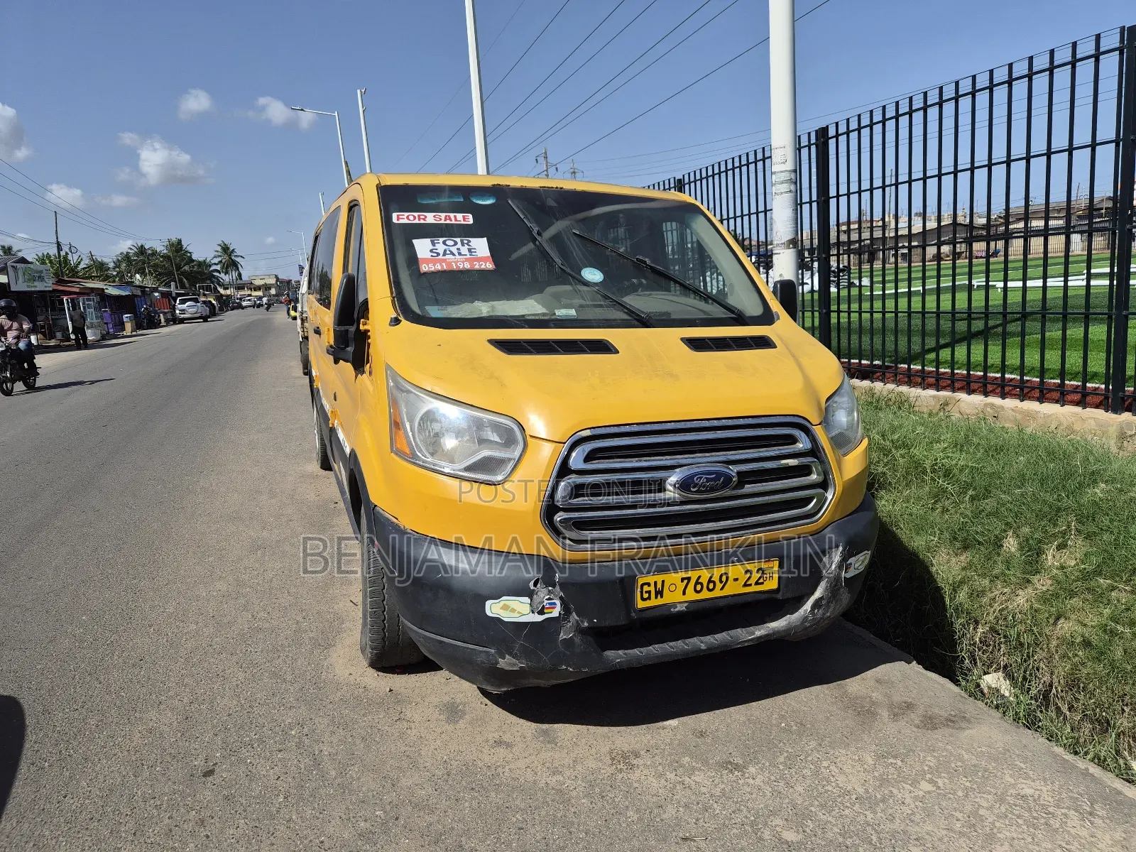 Ford Transit 2015 Yellow