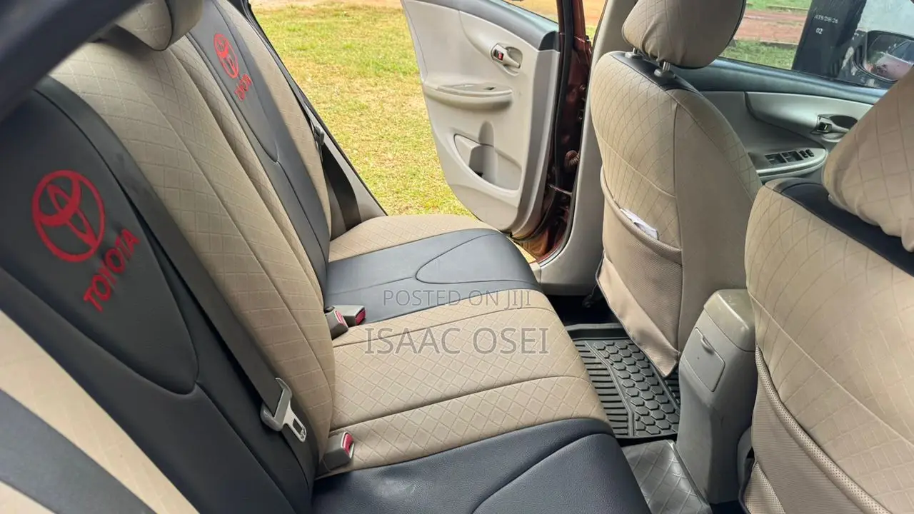 Toyota Corolla LE Special Edition 4dr Sedan (1.8L 4cyl 4A) 2013 Brown