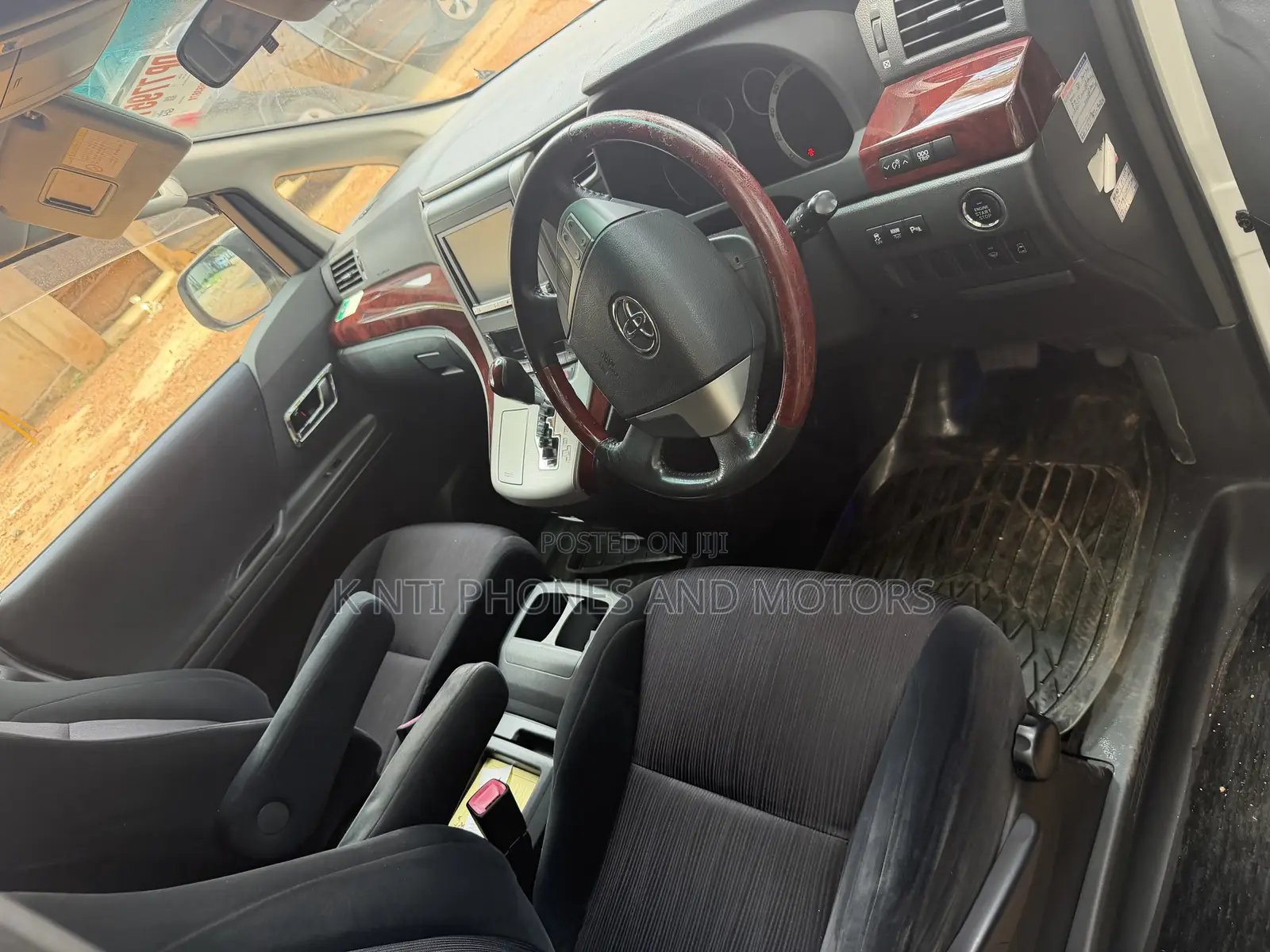 Toyota Voxy 2015 White