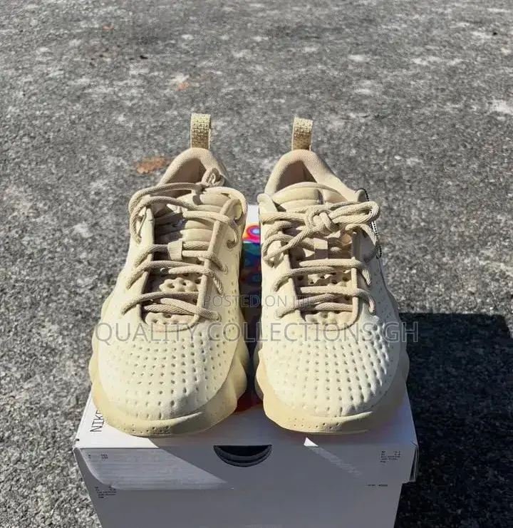Nike Mind 002 Light Khaki