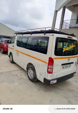 Toyota Grand HiAce 2018 White