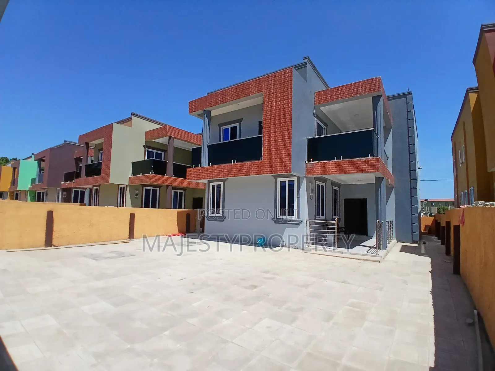 4bdrm Duplex in Shell Signboard, Spintex for rent