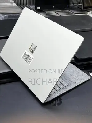 New Laptop Microsoft Surface 2 8GB Intel Core i5 HDD+SSD 256GB