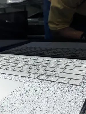 New Laptop Microsoft Surface 2 8GB Intel Core i5 HDD+SSD 256GB