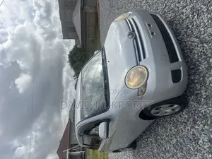 Toyota Sienta 2011 Silver