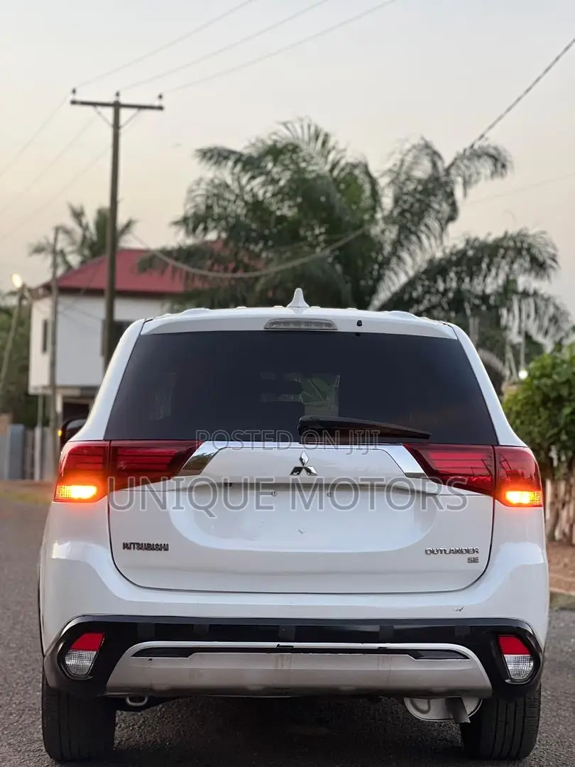 Mitsubishi Outlander SE AWC 2019 White