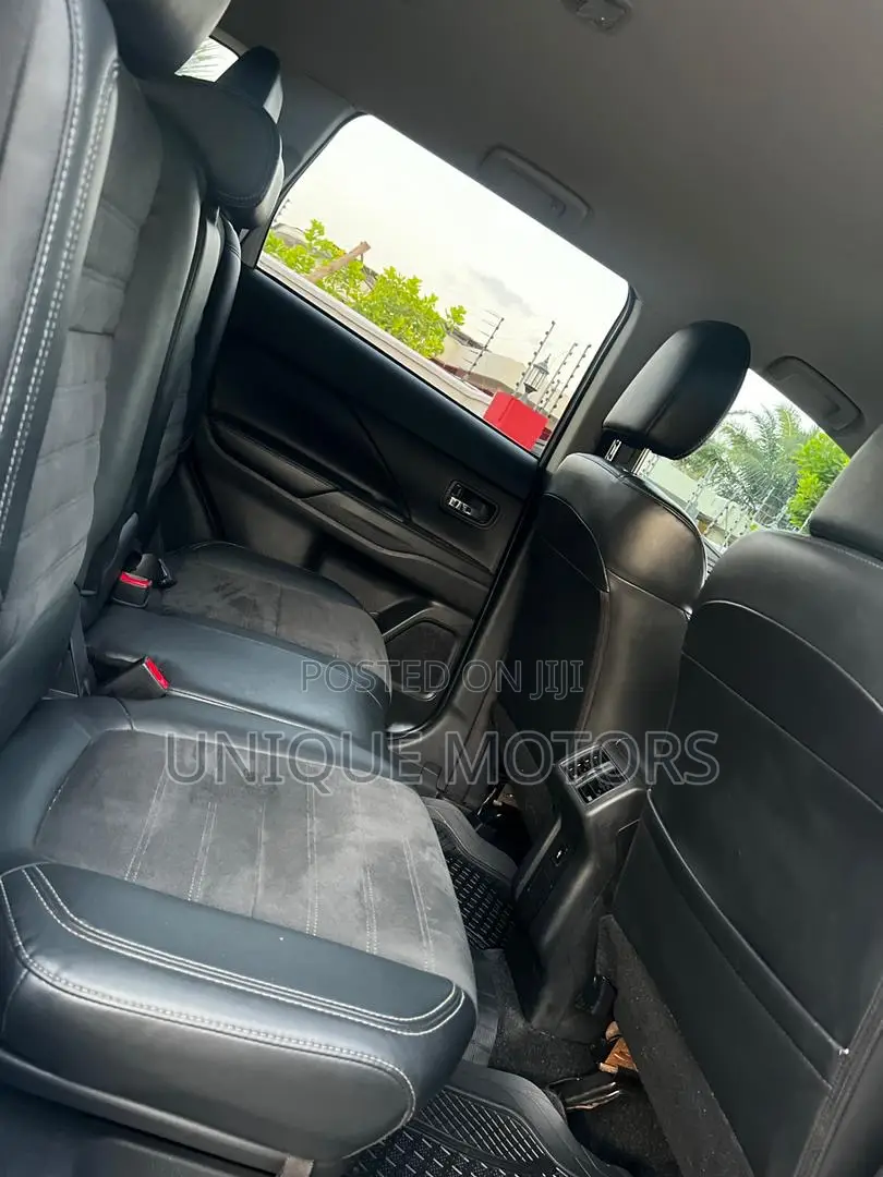 Mitsubishi Outlander SE AWC 2019 White
