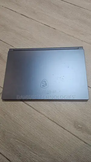 Laptop MSI Stealth 17 Studio A13VI-012US 16GB Intel Core i7 SSD 512GB