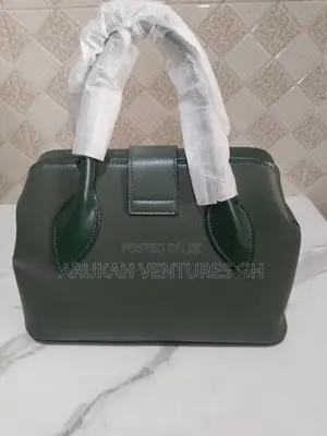 Women's Hand Bag ( Pedra)