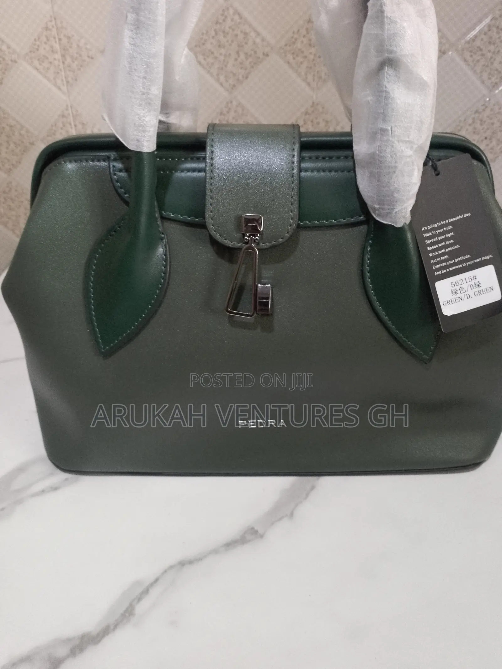 Women's Hand Bag ( Pedra)