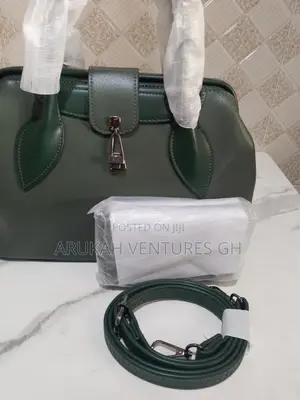 Women's Hand Bag ( Pedra)