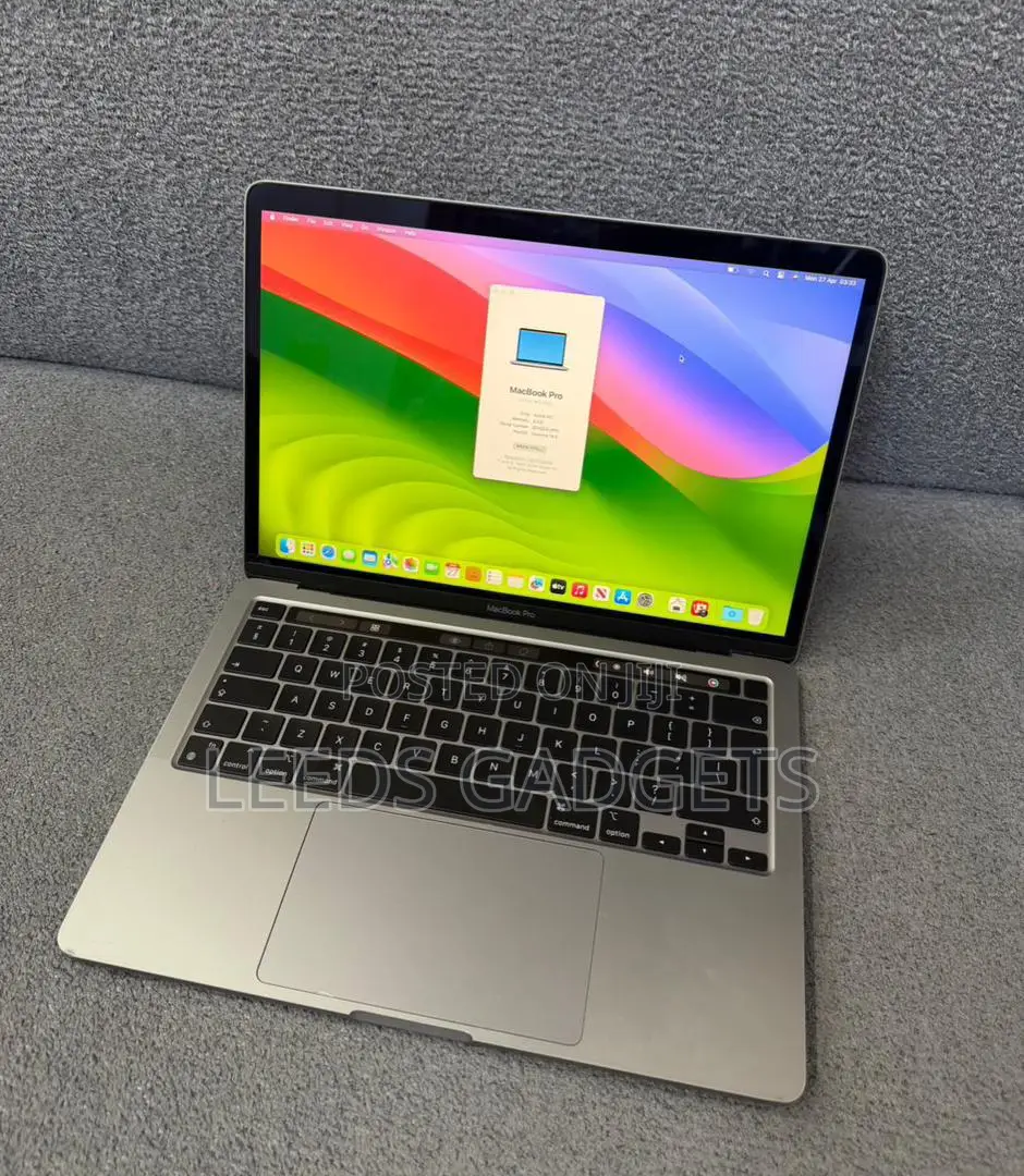 Laptop Apple MacBook Pro 2022 M2 8GB Apple M2 SSD 256GB
