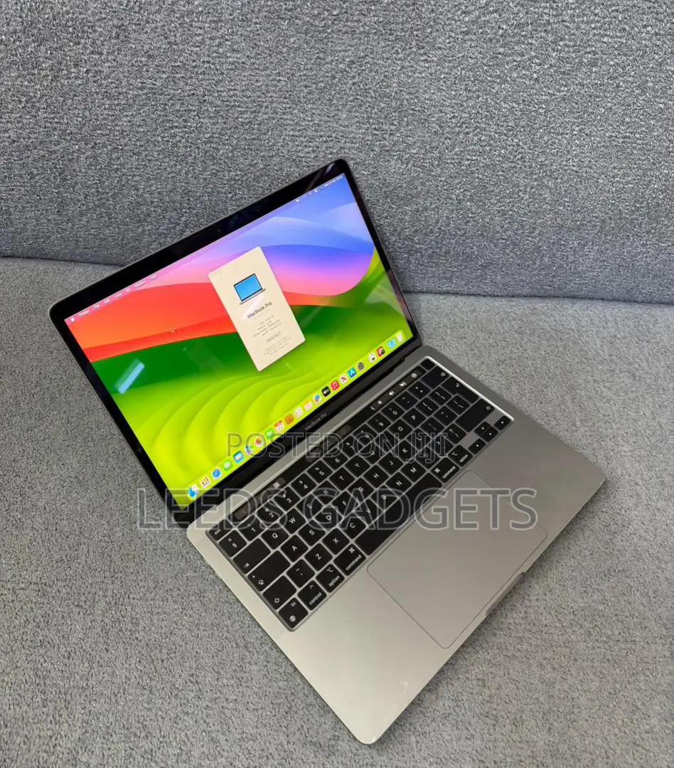 Laptop Apple MacBook Pro 2022 M2 8GB Apple M2 SSD 256GB