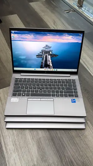 Laptop HP ZBook Firefly G8 16GB Intel Core i7 SSD 512GB