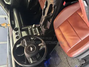 Ford Mustang EcoBoost Premium Fastback 2017 Black