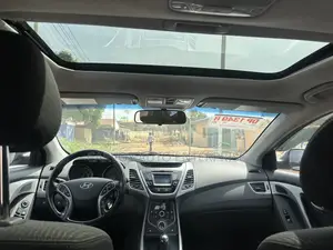 Hyundai Elantra Limited Sedan FWD (1.8L 4cyl 6A) 2016 Silver