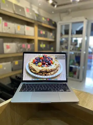 Laptop Apple MacBook Pro 2022 M2 16GB Apple M2 SSD 512GB
