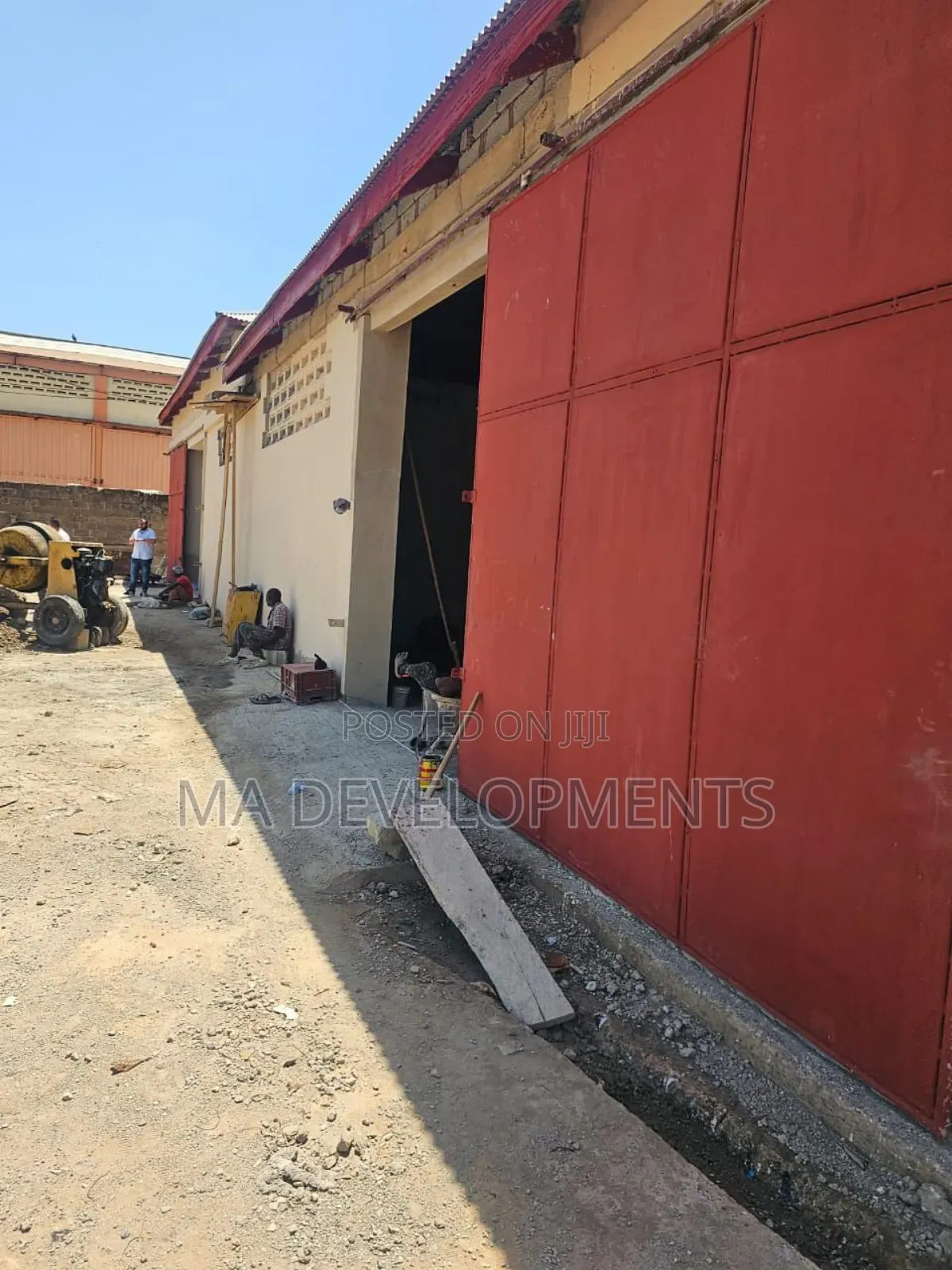 1200 Square Meter Warehouse for Rent at Circle