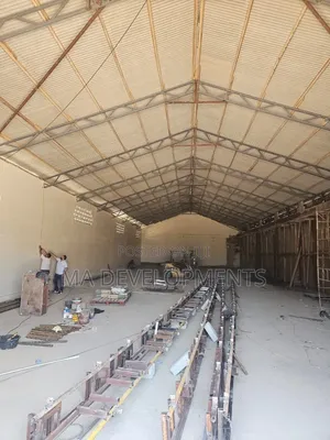 1200 Square Meter Warehouse for Rent at Circle
