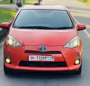 Toyota Vitz 1.3 FWD 3dr 2015 Orange