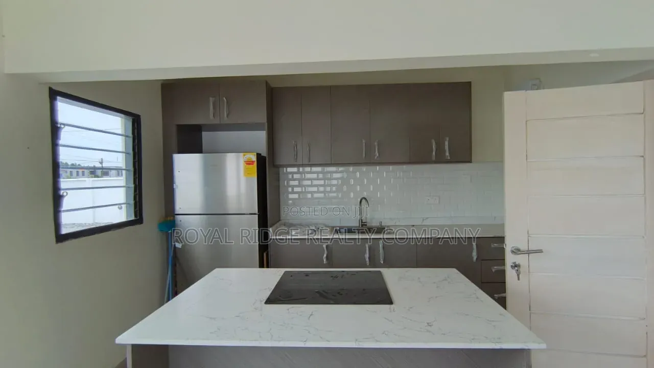 2bdrm House in East Airport, Accra Metropolitan for rent