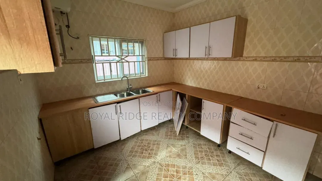 3bdrm House in Spintex Around 18, Accra Metropolitan for rent