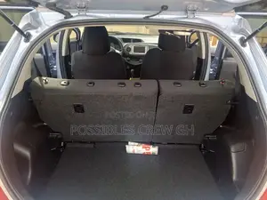 Toyota Vitz 2012