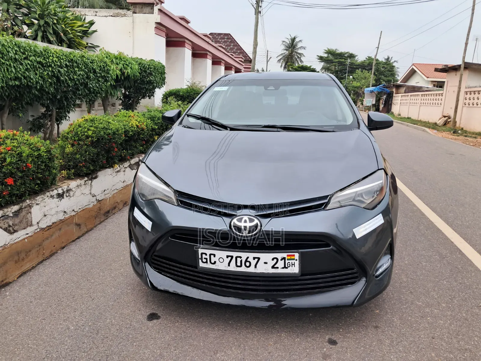 Toyota Corolla LE ECO 4dr Sedan (1.8L 4cyl CVT) 2017 Gray