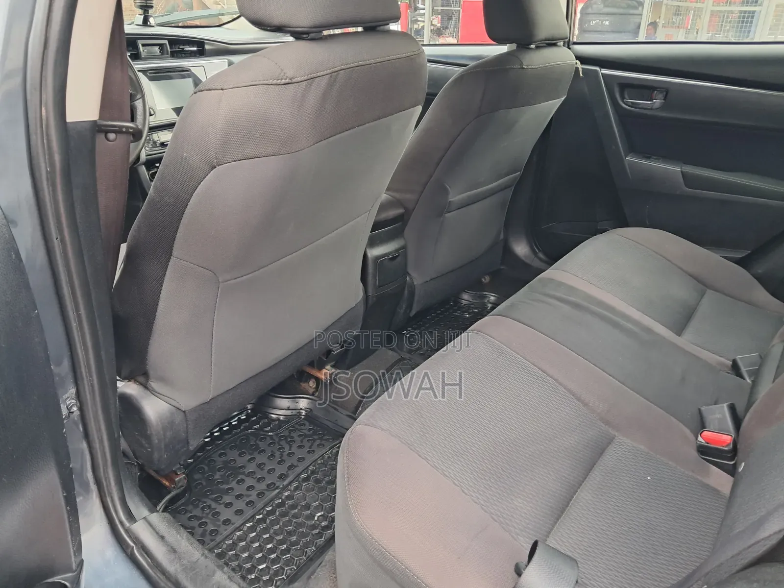 Toyota Corolla LE ECO 4dr Sedan (1.8L 4cyl CVT) 2017 Gray