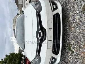 Scion iM 2015 White
