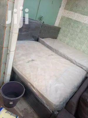 Lovely Black Bed With Matress.Double