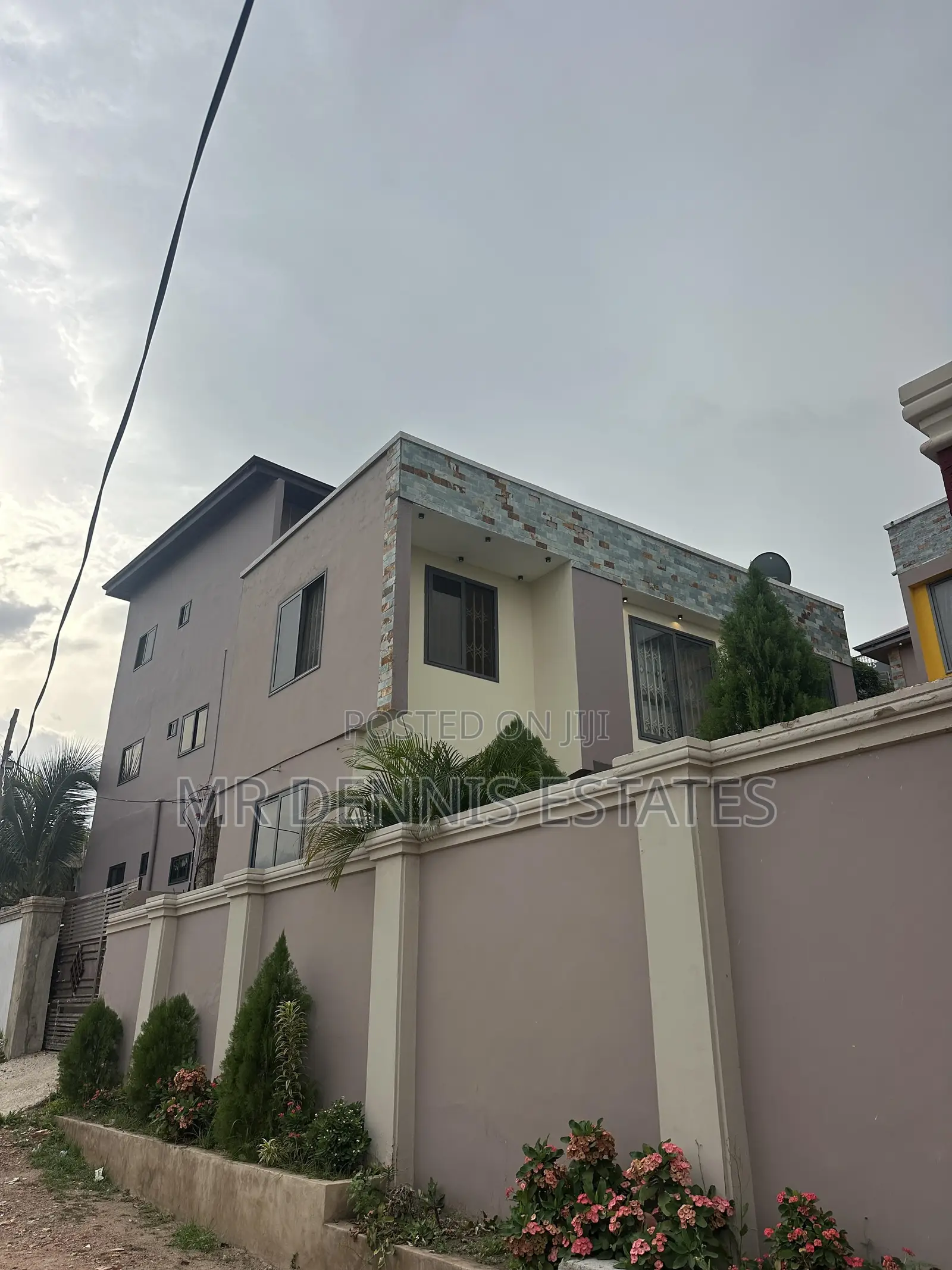 2bdrm Apartment in Westhills Mall for rent