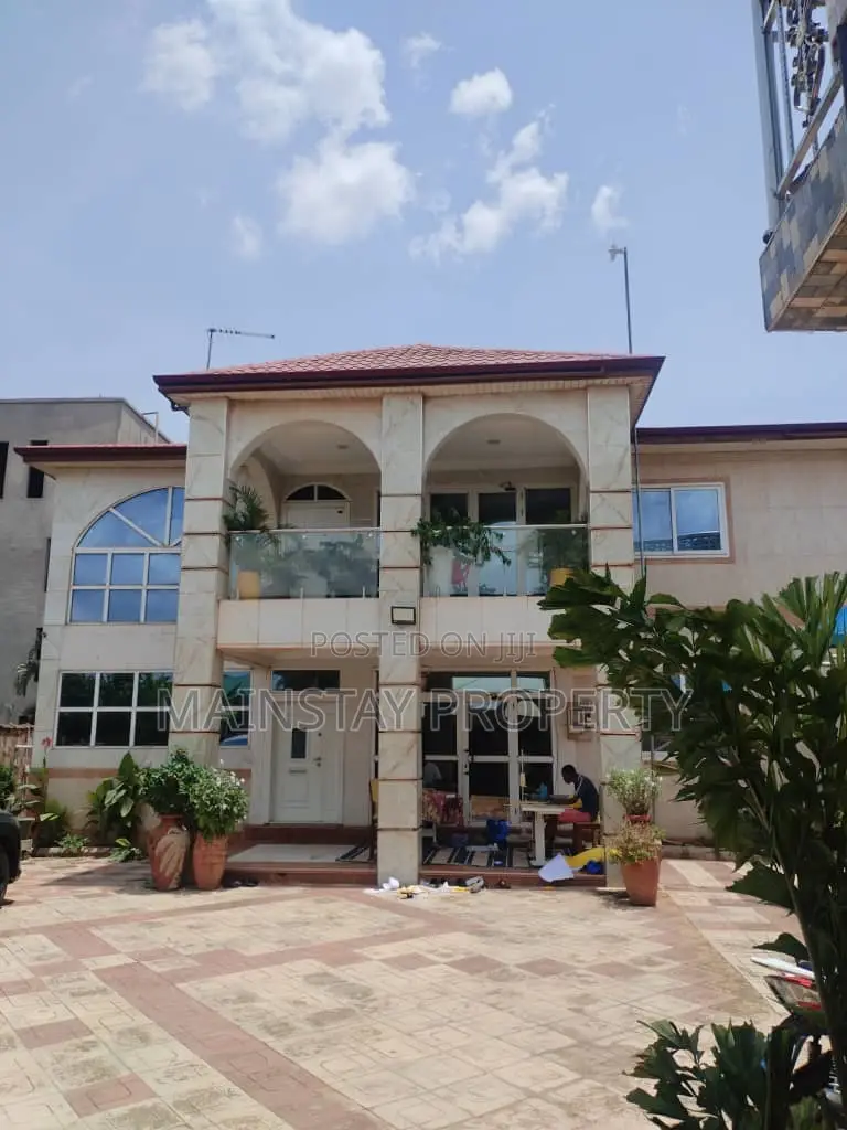 9bdrm House in Mainstay Estates, Adenta for sale