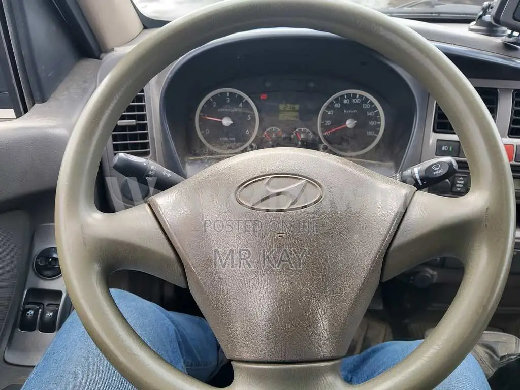 Hyundai Porter II 2012 White
