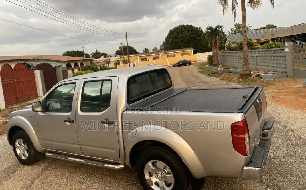 Nissan Navara 2015 Gray
