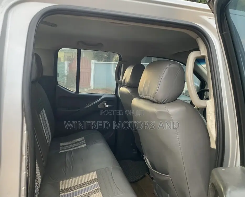 Nissan Navara 2015 Gray