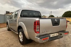 Nissan Navara 2015 Gray