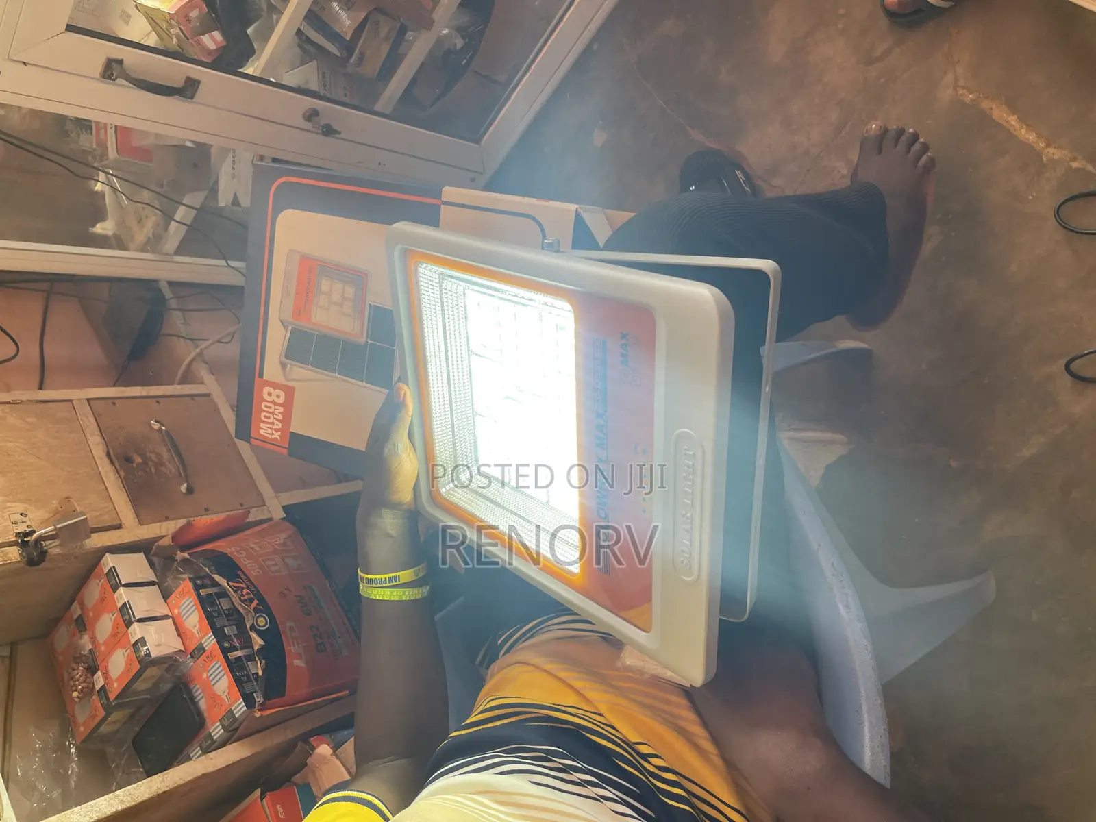 800watts Solar = Glowray Pro Illuminate Your Life Wherever You Go