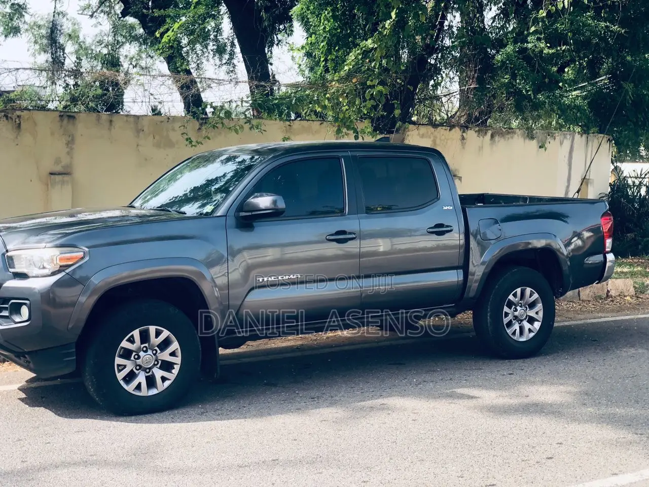 Toyota Tacoma 2018 Gray