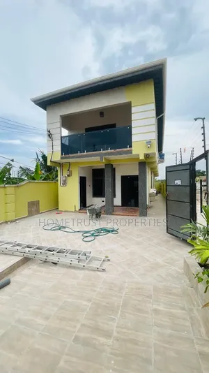 3bdrm Duplex in Amasaman 3 Junction for sale