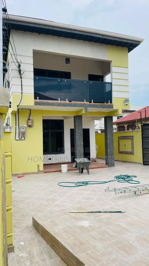 3bdrm Duplex in Amasaman 3 Junction for sale