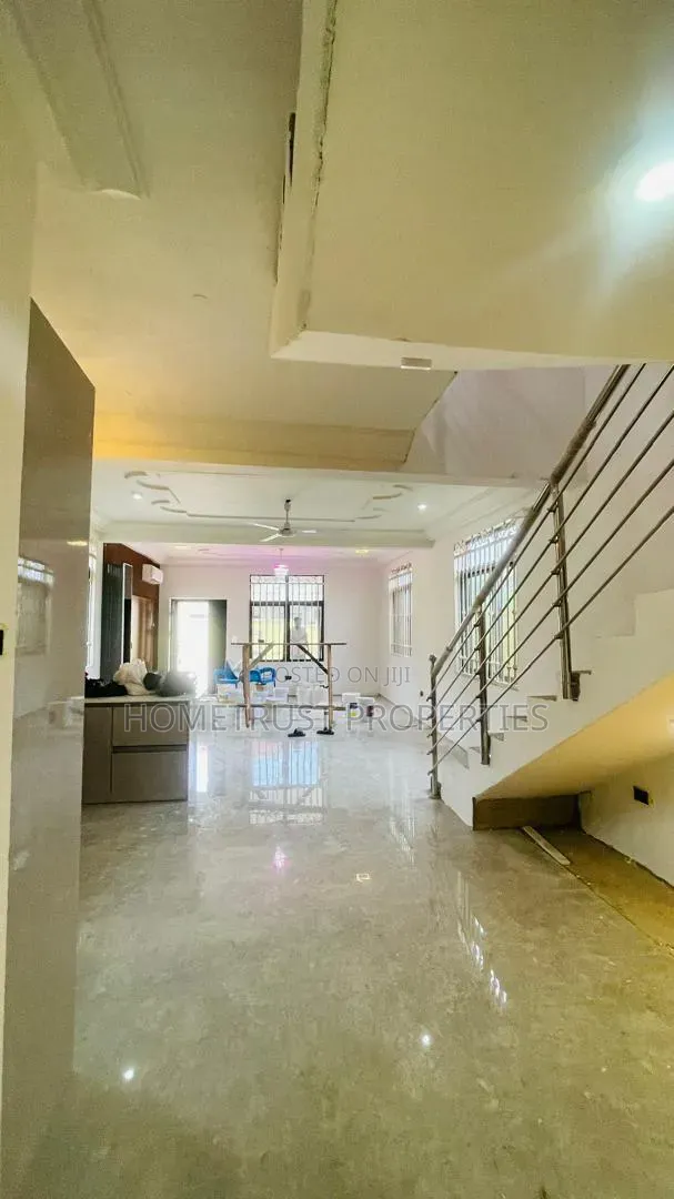 3bdrm Duplex in Amasaman 3 Junction for sale