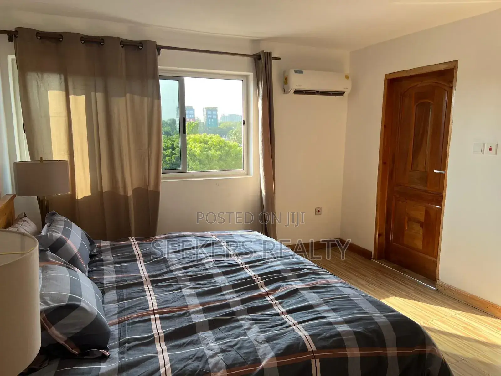 Furnished 3bdrm Apartment in Seekers Realty, Oxford Street for rent