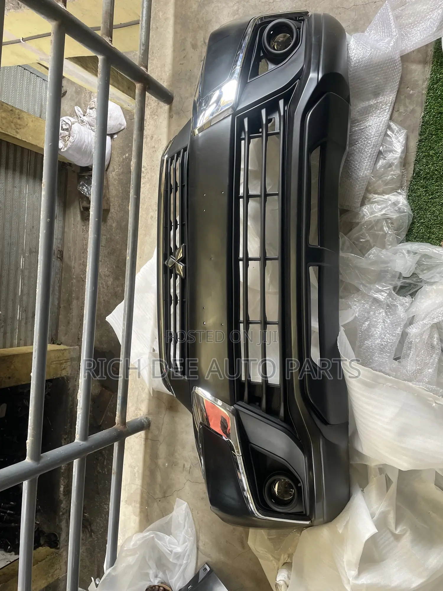 Mitsubishi Outlander Sports/ Asx 2016-2017-2018 Front Bumper Complete
